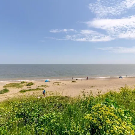 Beautiful 4 Berth Lodge With Free Wifi At Pakefield Holiday Park Ref 68019Cr Lowestoft Exterior foto