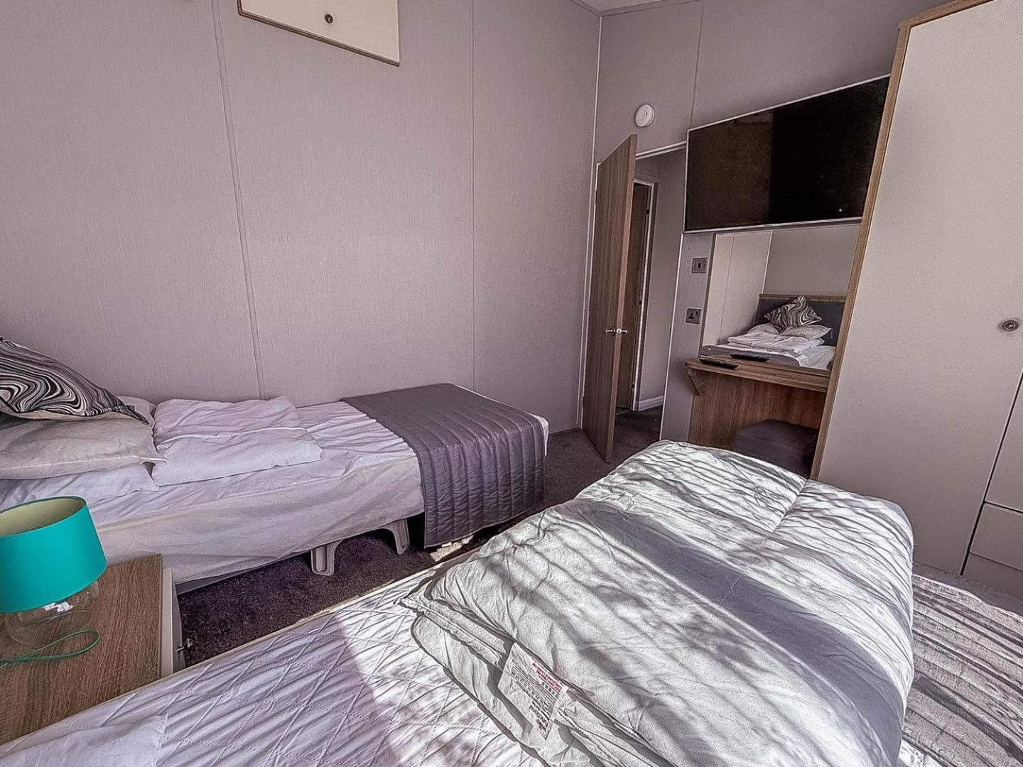 Lodge Beautiful 4 Berth With Free Wifi At Pakefield Ref 68019cr Lowestoft