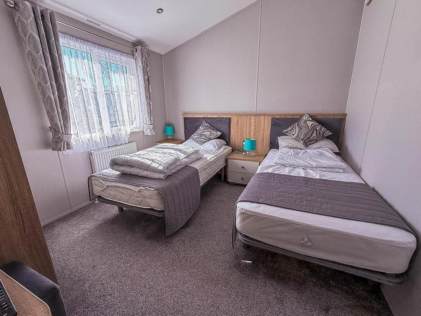 Beautiful 4 Berth With Free Wifi At Pakefield Ref 68019cr Lodge *